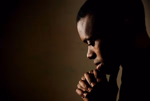 การอธิษฐานเมื่อใจพัง: บทสนทนาที่เปลี่ยนทุกอย่างได้